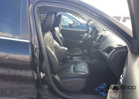 2021 Jeep Cherokee Latitude Lux 4X4 z USA, uszkodzony, nr VIN 1C4PJMMX0MD181741